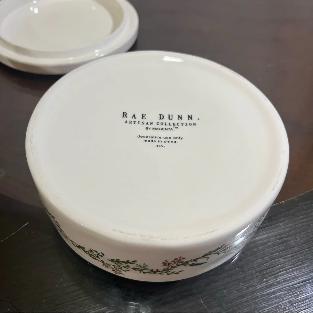 RAE DUNN COLLECTIBLE CERAMICS Trinket Tray “Best Gigi” embossed! Great gift NWOT